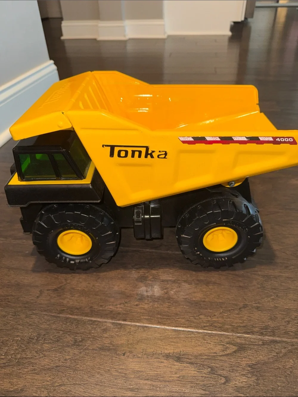 Tonka Yellow and Black Heavy Duty Metal Dump Truck Toy Mint Condition